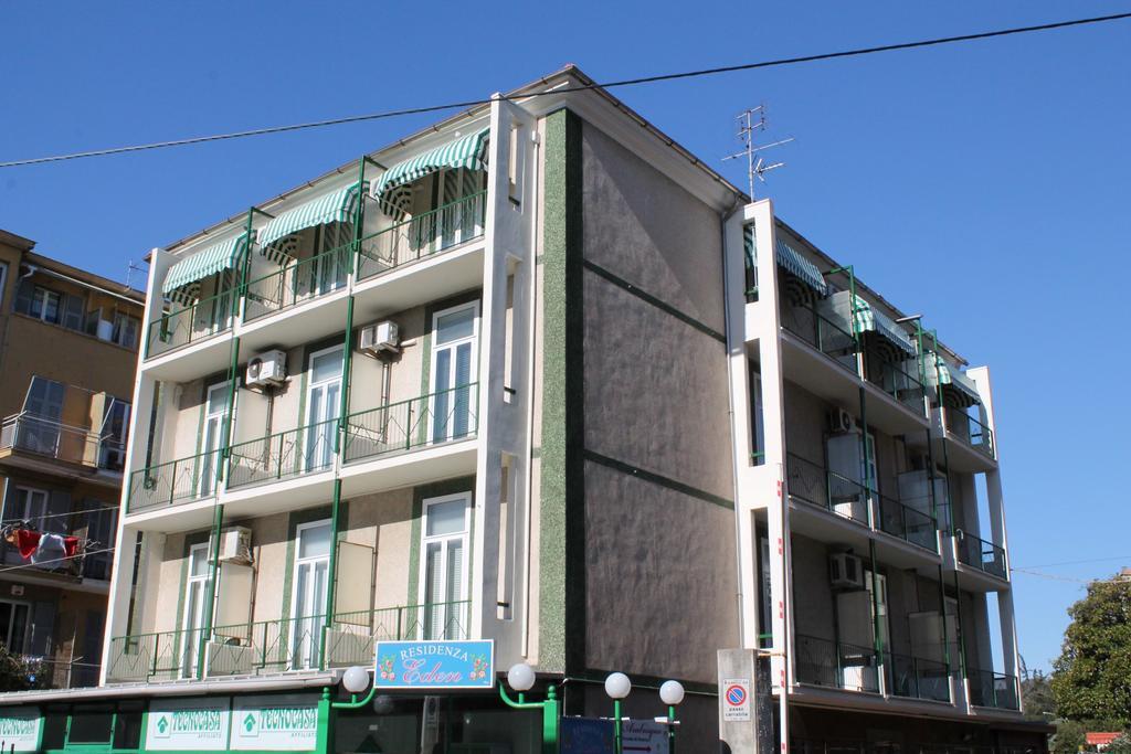 House Betty By Holiday World Albisola Superiore Buitenkant foto