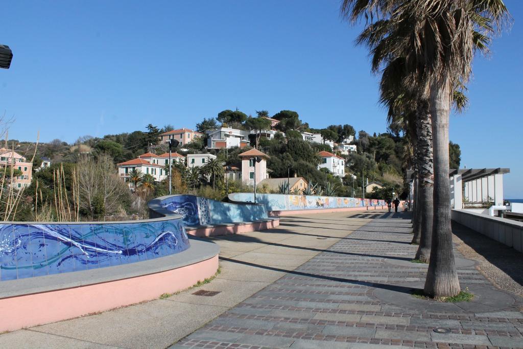 House Betty By Holiday World Albisola Superiore Buitenkant foto